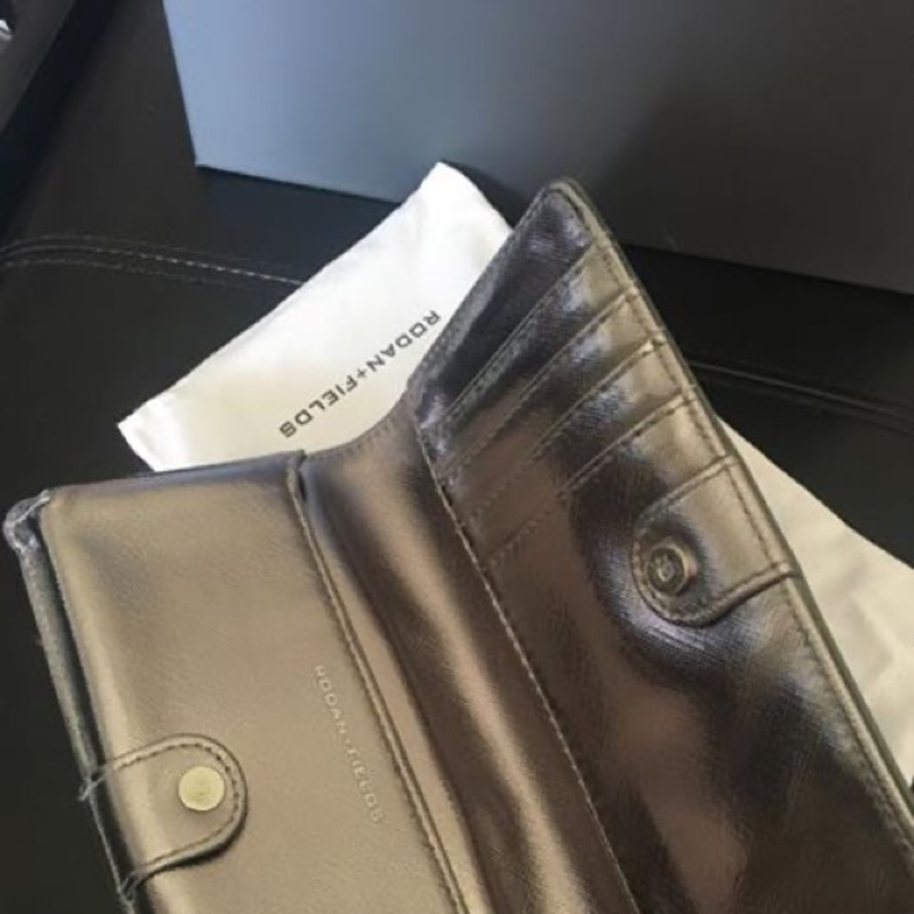 R+F wallet - Picture 3 of 3